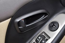 2011款现代伊兰特1.6L手动舒适天窗型到店实拍