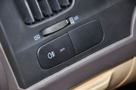 2011款现代伊兰特1.6L手动舒适天窗型到店实拍