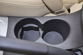 2011款现代伊兰特1.6L手动舒适天窗型到店实拍