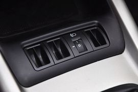 2011款现代伊兰特1.6L手动舒适天窗型到店实拍