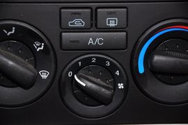 2011款现代伊兰特1.6L手动舒适天窗型到店实拍