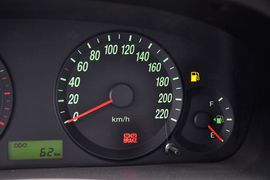 2011款现代伊兰特1.6L手动舒适天窗型到店实拍