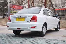2011款现代伊兰特1.6L手动舒适天窗型到店实拍