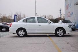 2011款现代伊兰特1.6L手动舒适天窗型到店实拍