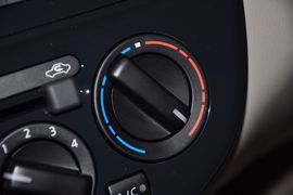 2011款日产骐达1.6XE