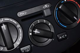2011款日产骐达1.6XE