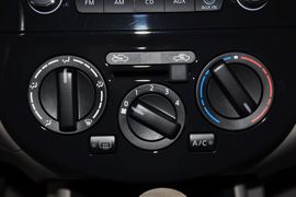 2011款日产骐达1.6XE