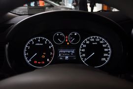 2011款日产骐达1.6XE