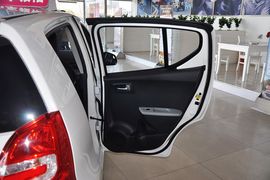 2013款长安铃木奥拓1.0L手动豪华型