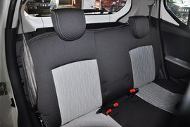 2013款长安铃木奥拓1.0L手动豪华型