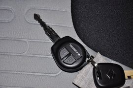 2013款长安铃木奥拓1.0L手动豪华型