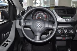 2013款长安铃木奥拓1.0L手动豪华型