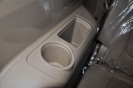 2013款起亚索兰托2.4L七座豪华版