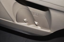 2013款起亚索兰托2.4L七座豪华版