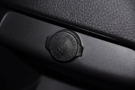 2013款起亚索兰托2.4L七座豪华版