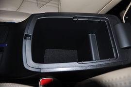 2013款起亚索兰托2.4L七座豪华版