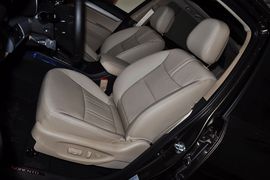 2013款起亚索兰托2.4L七座豪华版