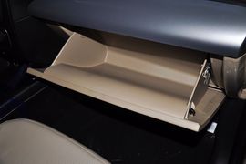 2013款起亚索兰托2.4L七座豪华版