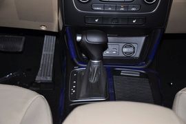 2013款起亚索兰托2.4L七座豪华版