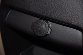 2013款起亚索兰托2.4L七座舒适版