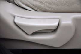 2013款起亚索兰托2.4L七座舒适版