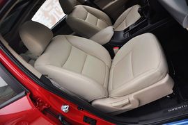 2013款起亚索兰托2.4L七座舒适版
