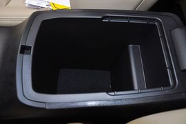 2013款起亚索兰托2.4L七座舒适版