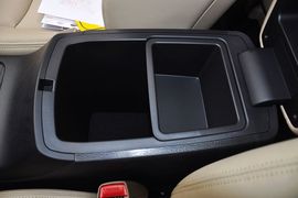2013款起亚索兰托2.4L七座舒适版