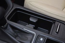 2013款起亚索兰托2.4L七座舒适版