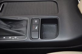 2013款起亚索兰托2.4L七座舒适版