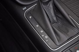 2013款起亚索兰托2.4L七座舒适版