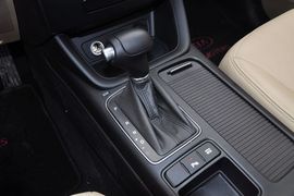2013款起亚索兰托2.4L七座舒适版