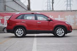 2013款起亚索兰托2.4L七座舒适版