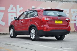 2013款起亚索兰托2.4L七座舒适版