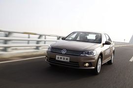 一汽大众2013款全新宝来厦门试驾