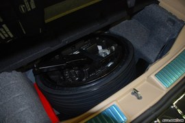 奔驰R300外观