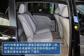 2013款马自达8试驾图解