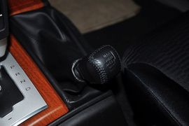 2012款三菱帕杰罗劲畅3.0L运动导航版到店实拍