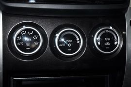 2012款三菱帕杰罗劲畅3.0L运动导航版到店实拍