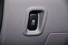 2012款三菱帕杰罗劲畅3.0L运动导航版到店实拍