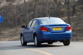 2013款比亚迪速锐