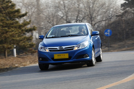 2013款比亚迪速锐