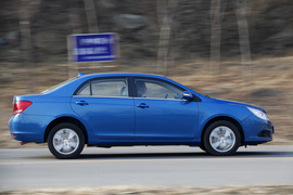 2013款比亚迪速锐