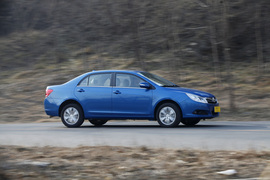 2013款比亚迪速锐