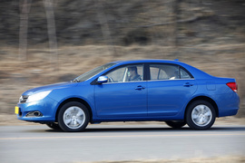 2013款比亚迪速锐