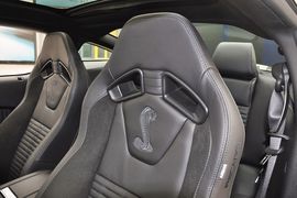 2013款福特野马Shelby