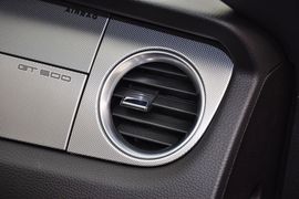 2013款福特野马Shelby