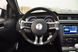 2013款福特野马Shelby