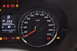 2013款斯巴鲁森林人2.0XT尊贵导航版