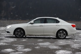 2012款北汽绅宝D系列试验样车揭秘实拍